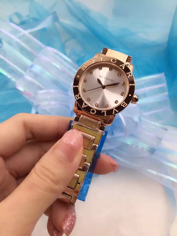 ブルガリ時計正面デザイン